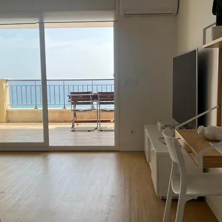 Moderno Nautilus Апартаменты Салоу