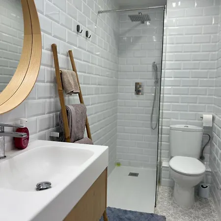 Апартаменты Moderno Nautilus Салоу